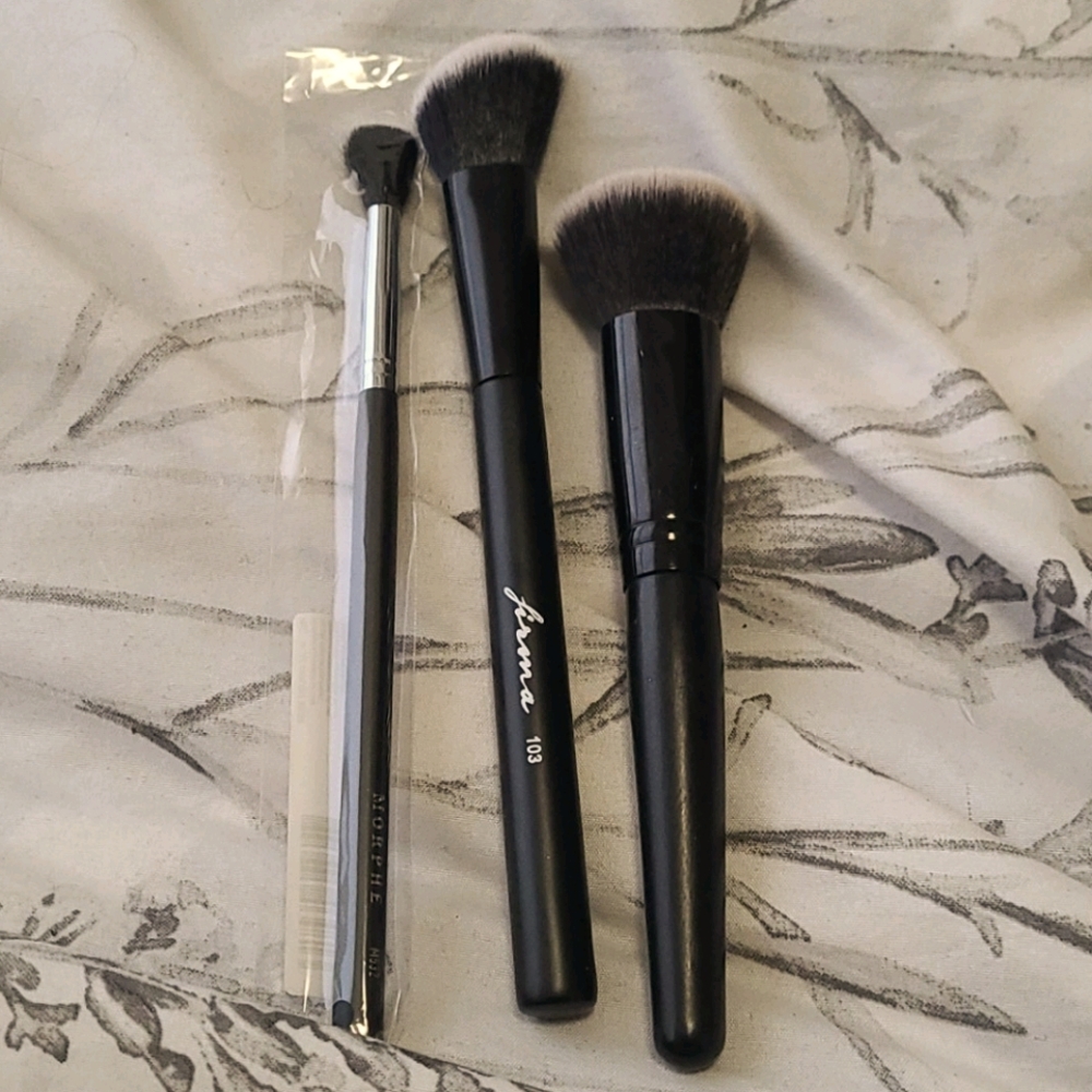 Makeup brushes
